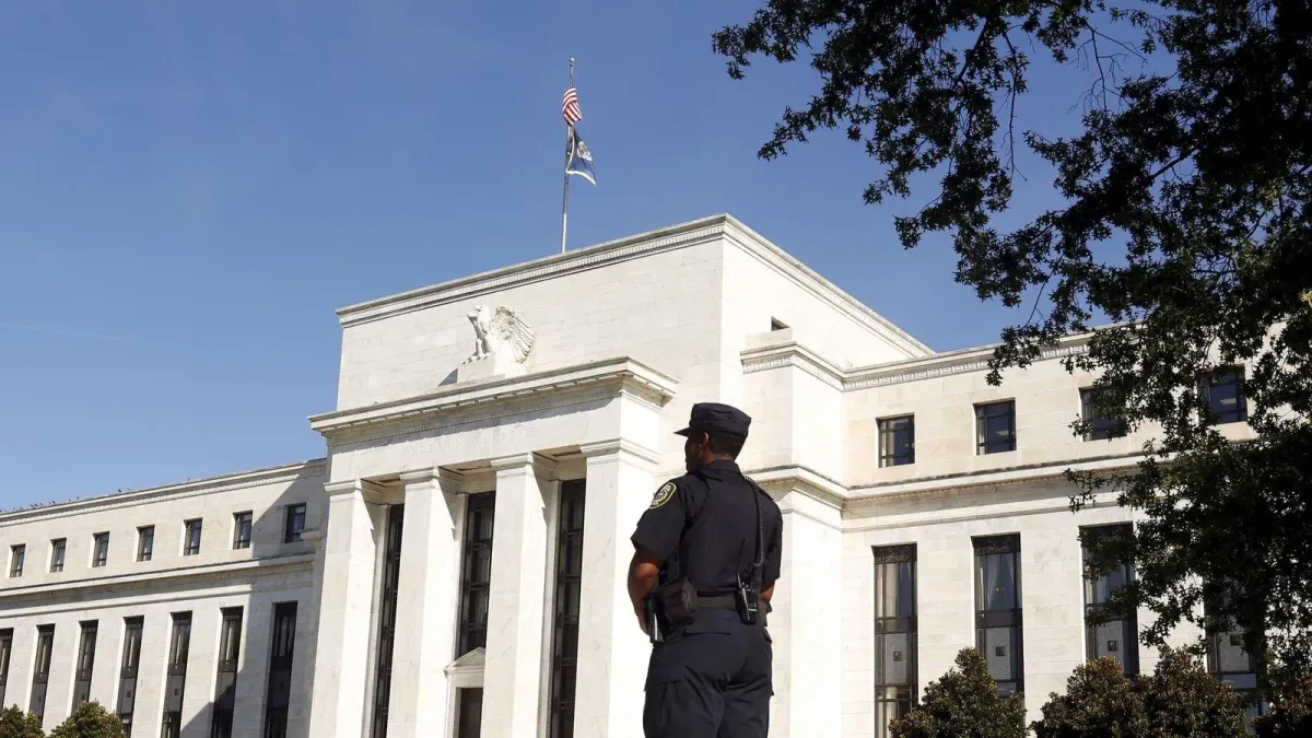 Fed - Federal Reserve System (Hệ thống Dự trữ Li&ecirc;n bang l&agrave; hệ thống ng&acirc;n h&agrave;ng trung ương của Hoa Kỳ)
