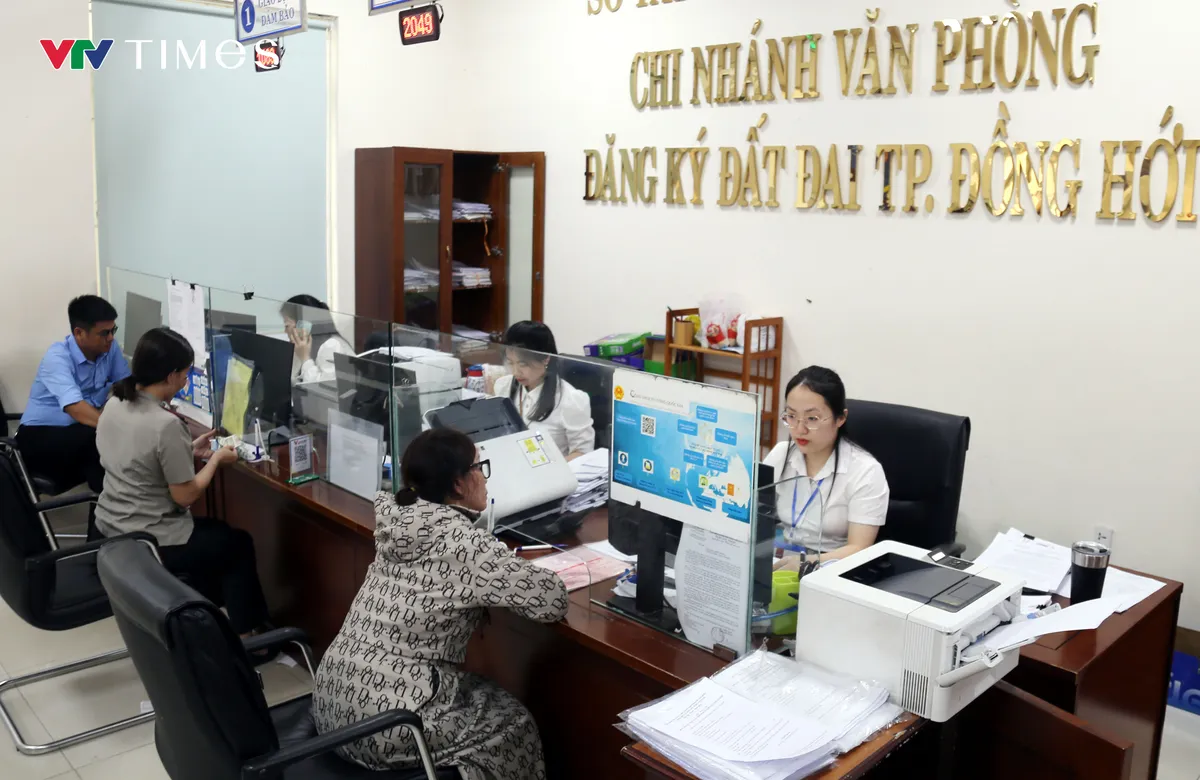 Quảng Bình: Bảo đảm thông suốt thủ tục hành chính trong giai đoạn sáp nhập xã, phường - Ảnh 2.