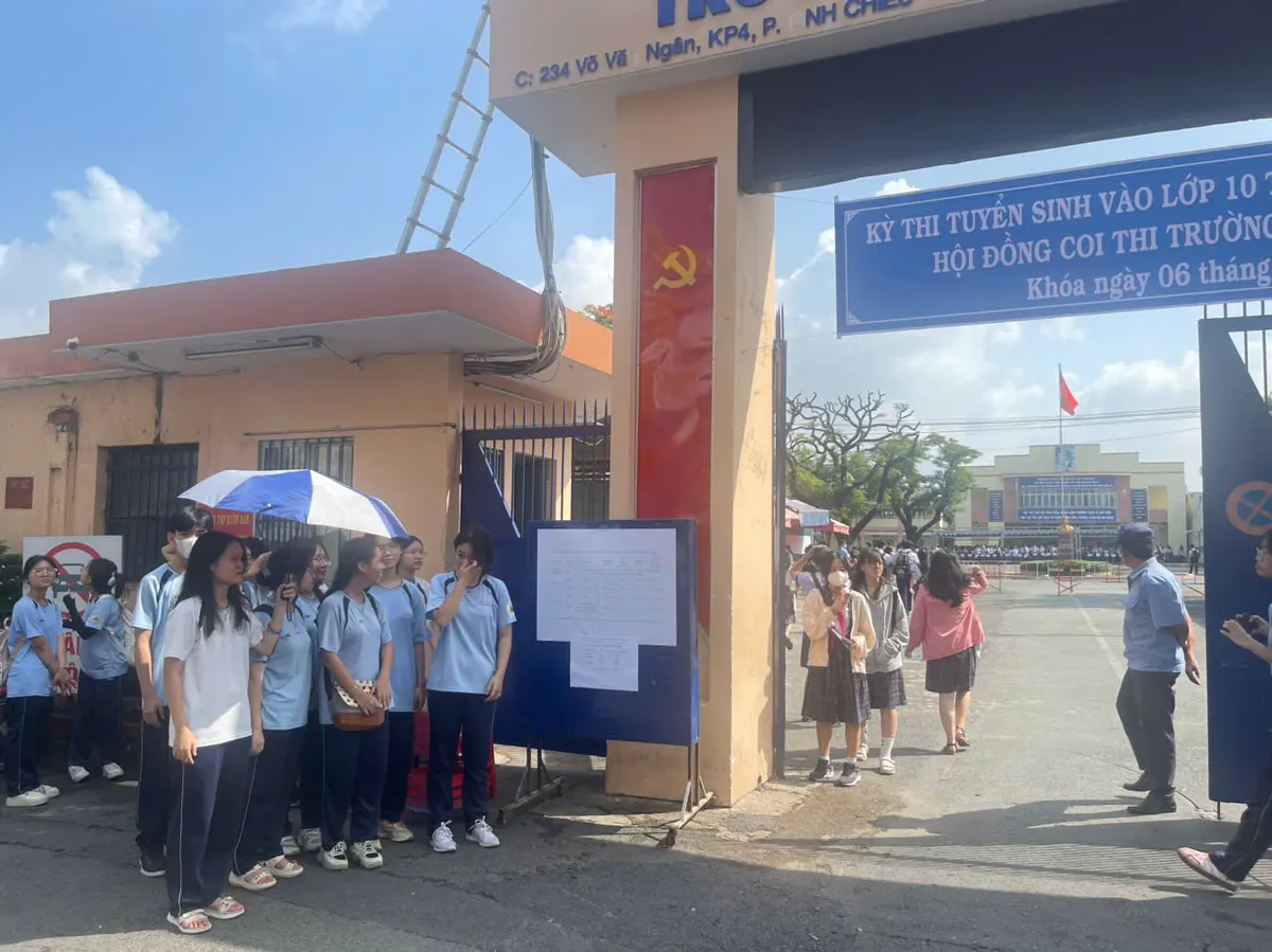 Ngày nhận phòng nghe phổ biến quy chế thi: Những nhịp tim bắt đầu tăng tốc - Ảnh 4.
