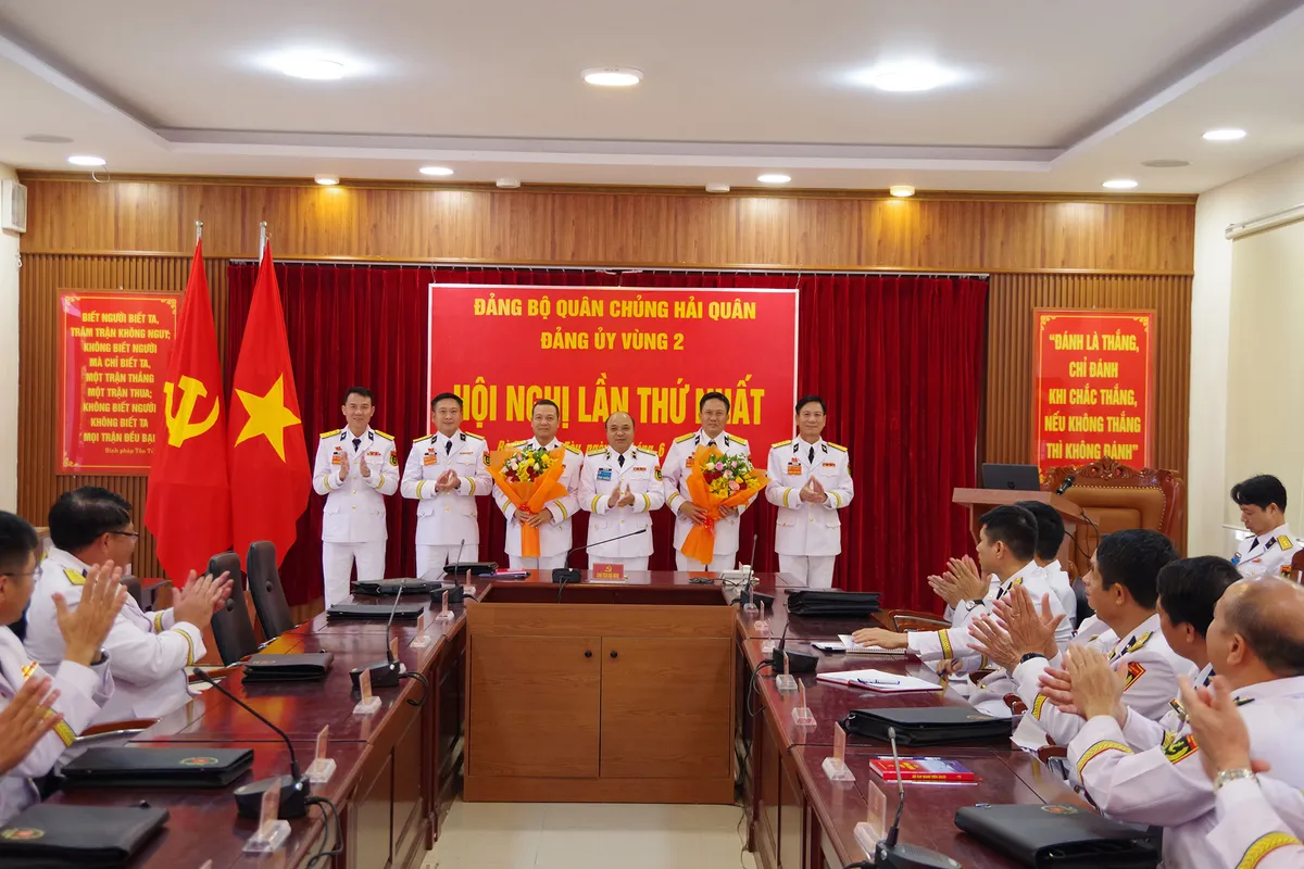 Đảng bộ Vùng 2 Hải quân: Nâng cao sức chiến đấu, bảo vệ vững chắc chủ quyền biển đảo - Ảnh 4.