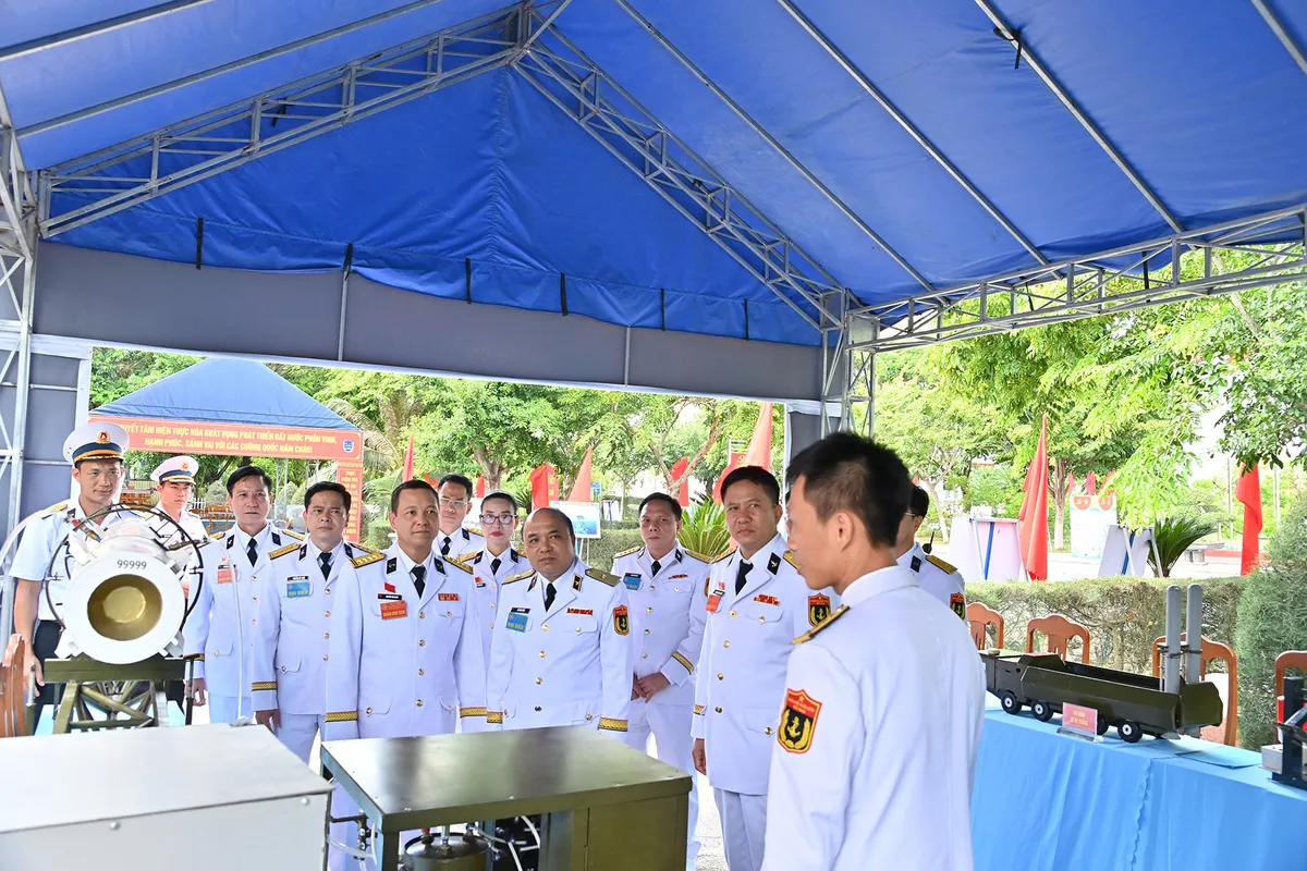 Đảng bộ Vùng 2 Hải quân: Nâng cao sức chiến đấu, bảo vệ vững chắc chủ quyền biển đảo - Ảnh 6.