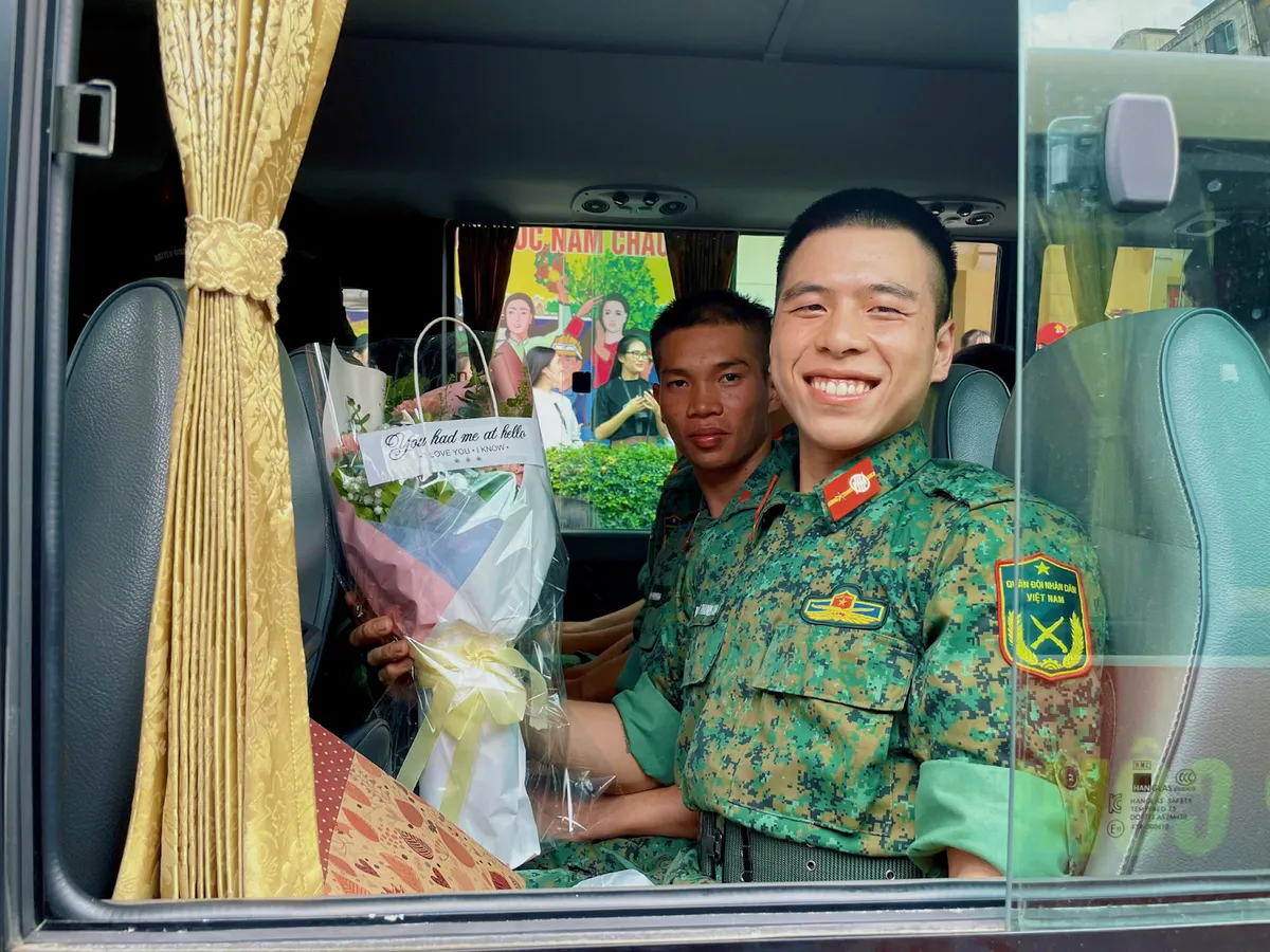 Hơn 1.000 cán bộ, chiến sĩ tham gia diễu binh rạng rỡ khi tới Ga Hà Nội  - Ảnh 18.