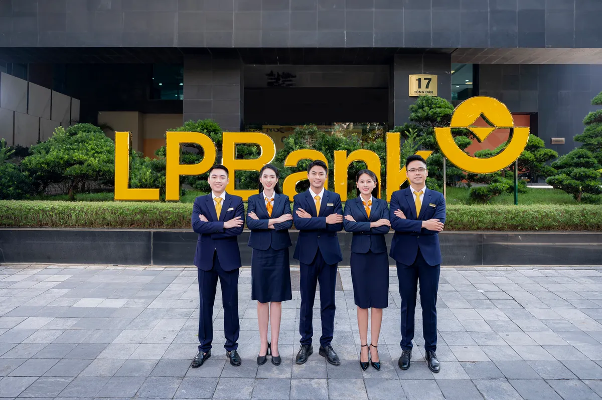 Chiều thứ Sáu nghỉ sớm, lương theo năng lực: LPBank chuyển mình với mô hình hiệu quả - Ảnh 2.