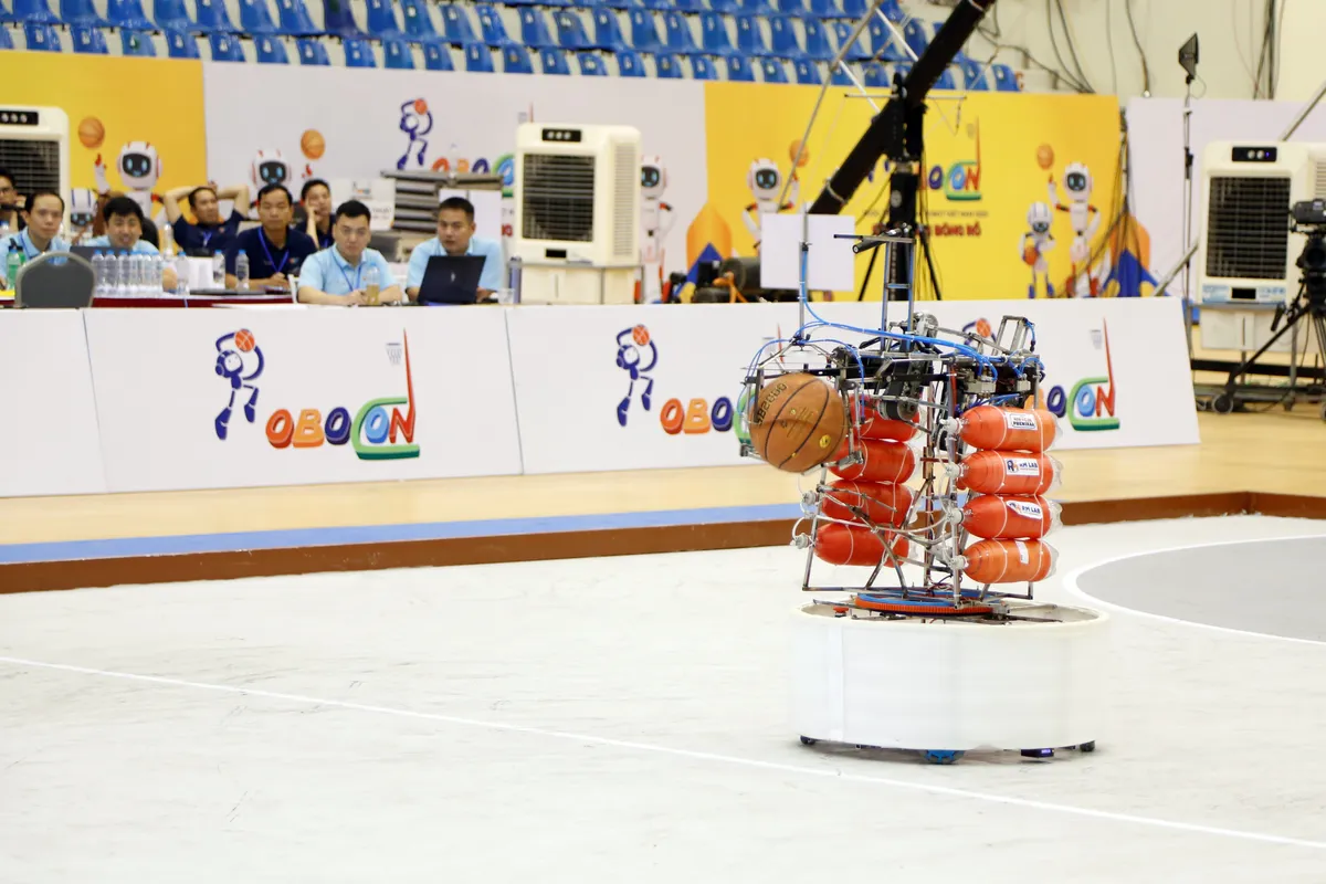 Robocon Việt Nam 2025: Các đội mạnh trở lại đầy ấn tượng tại vòng sơ tuyển - Ảnh 31.