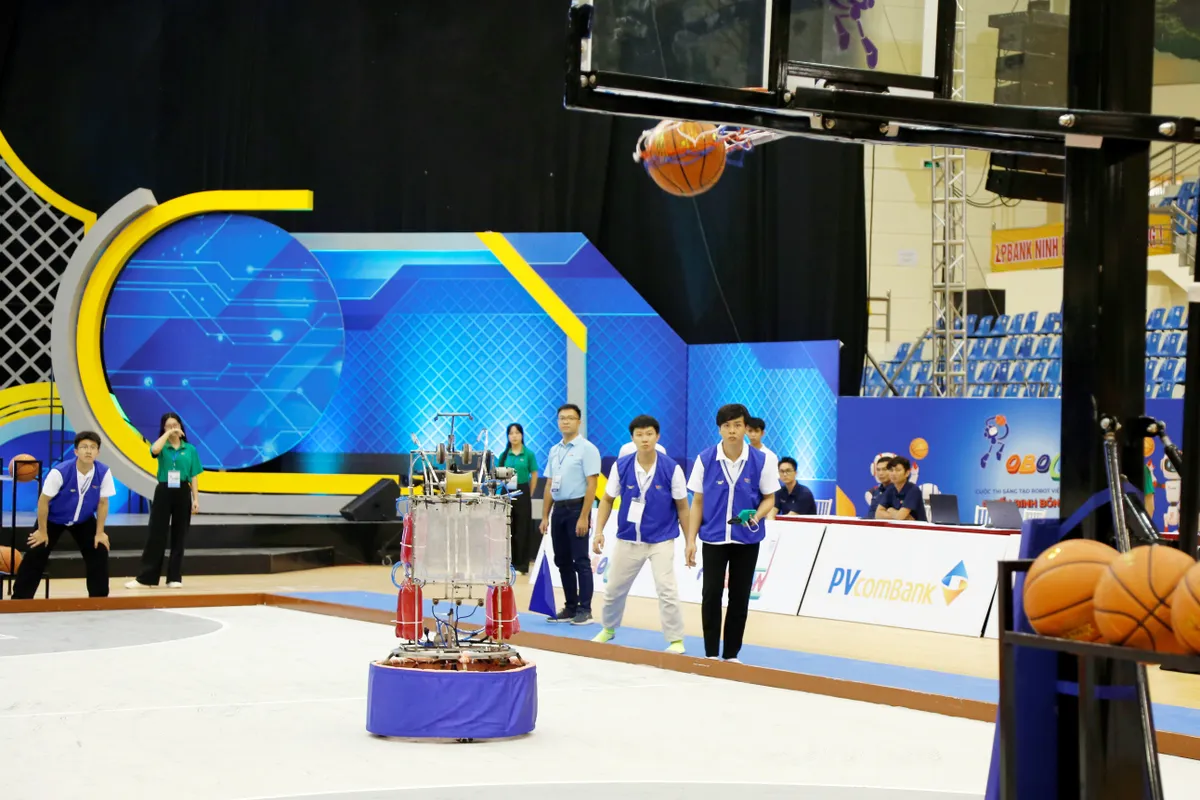 Robocon Việt Nam 2025: Các đội mạnh trở lại đầy ấn tượng tại vòng sơ tuyển - Ảnh 22.
