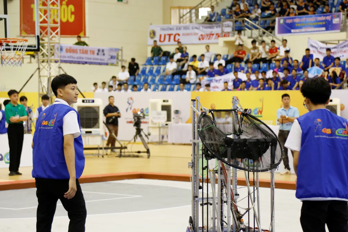 Robocon Việt Nam 2025: Các đội mạnh trở lại đầy ấn tượng tại vòng sơ tuyển - Ảnh 5.