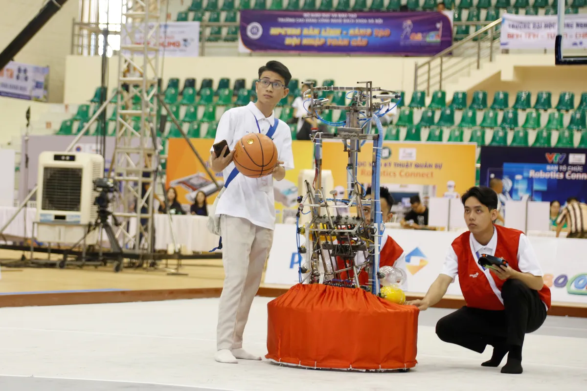 Robocon Việt Nam 2025: Các đội mạnh trở lại đầy ấn tượng tại vòng sơ tuyển - Ảnh 17.