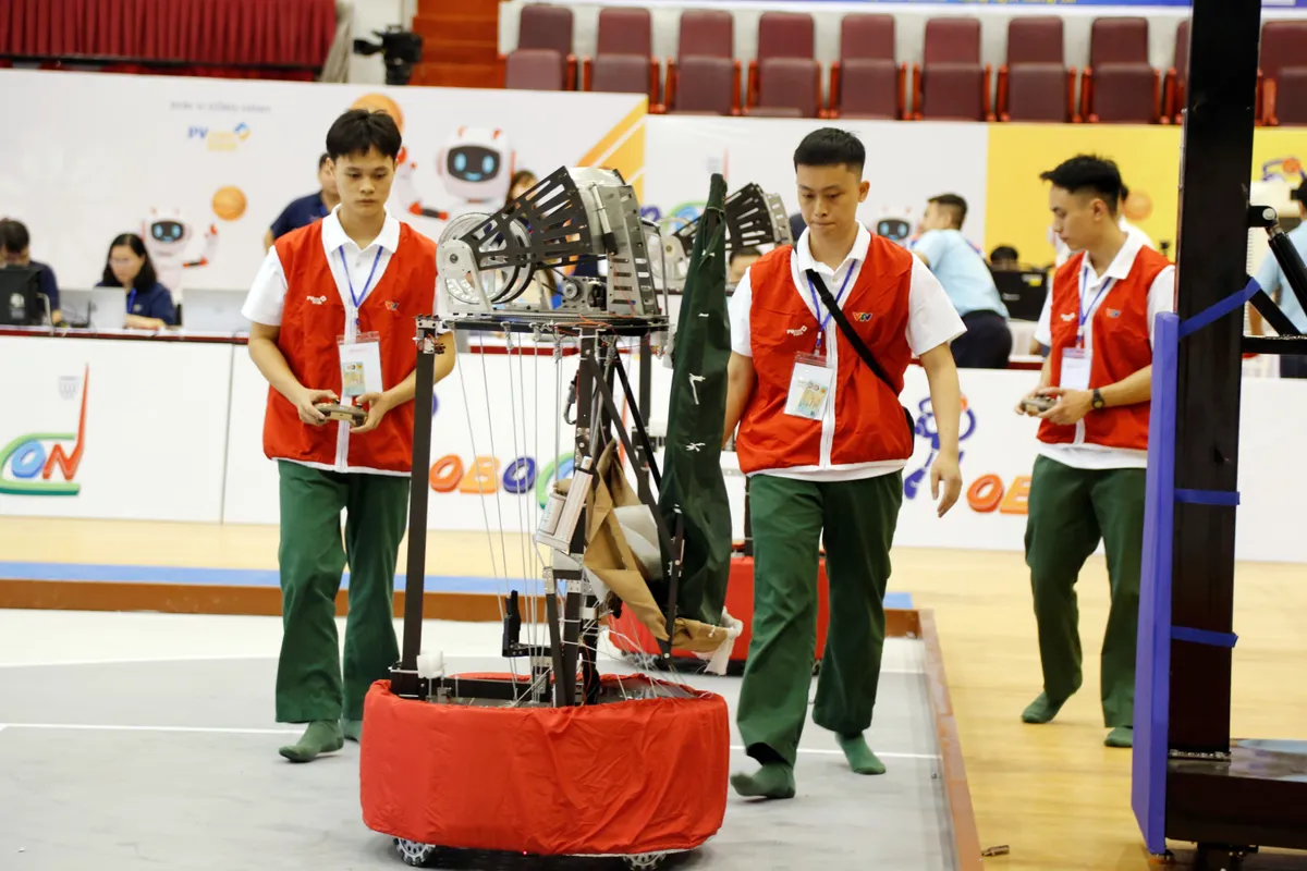 Robocon Việt Nam 2025: Các đội mạnh trở lại đầy ấn tượng tại vòng sơ tuyển - Ảnh 2.