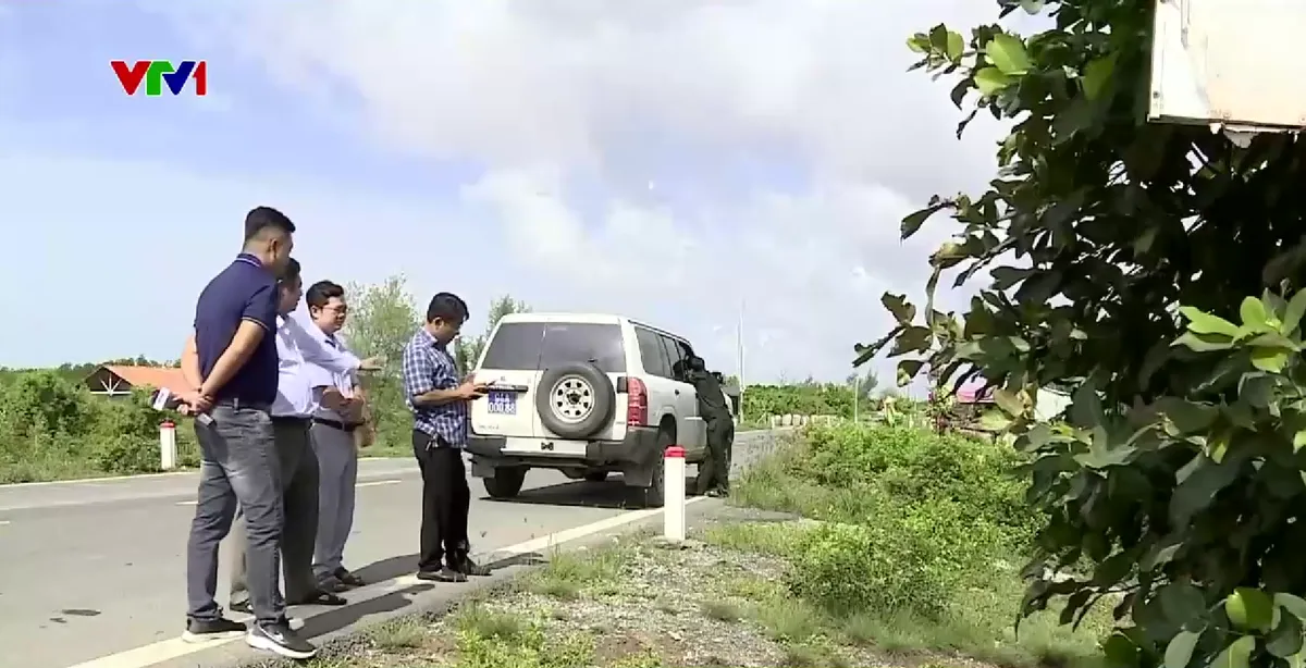 Cần xử l&yacute; vi phạm h&agrave;nh lang bảo vệ đ&ecirc; biển Đ&ocirc;ng - Ảnh 1.