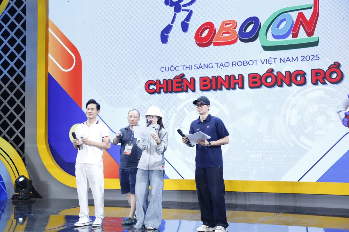 Sẵn sàng cho vòng chung kết Robocon Việt Nam 2025 - Ảnh 22.