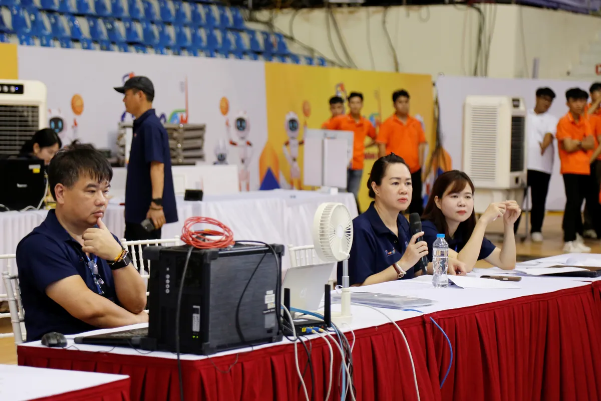 Sẵn sàng cho vòng chung kết Robocon Việt Nam 2025 - Ảnh 23.
