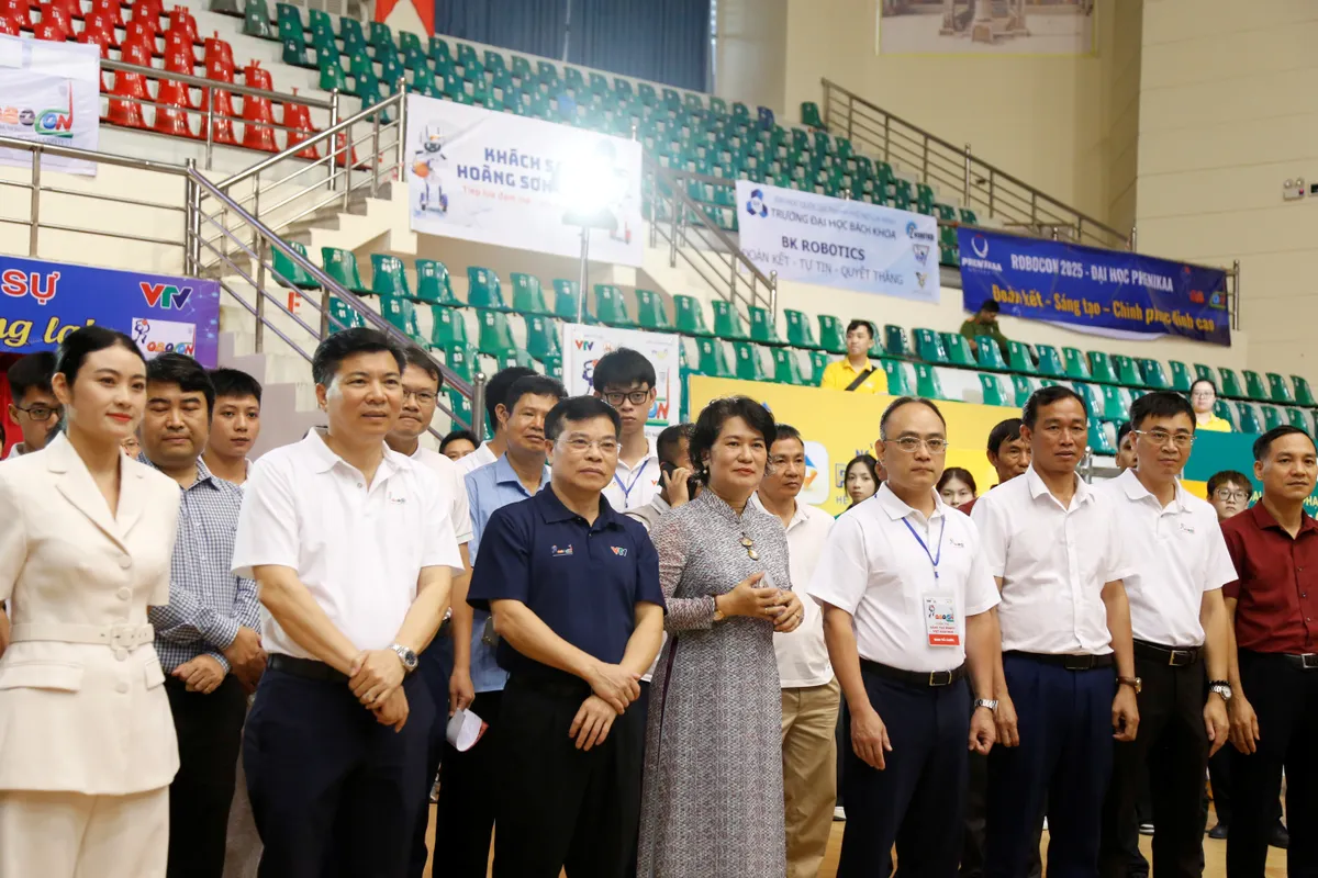 Robocon Việt Nam 2025: Khai mạc triển lãm trưng bày sản phẩm công nghệ Robotics Connect - Ảnh 7.