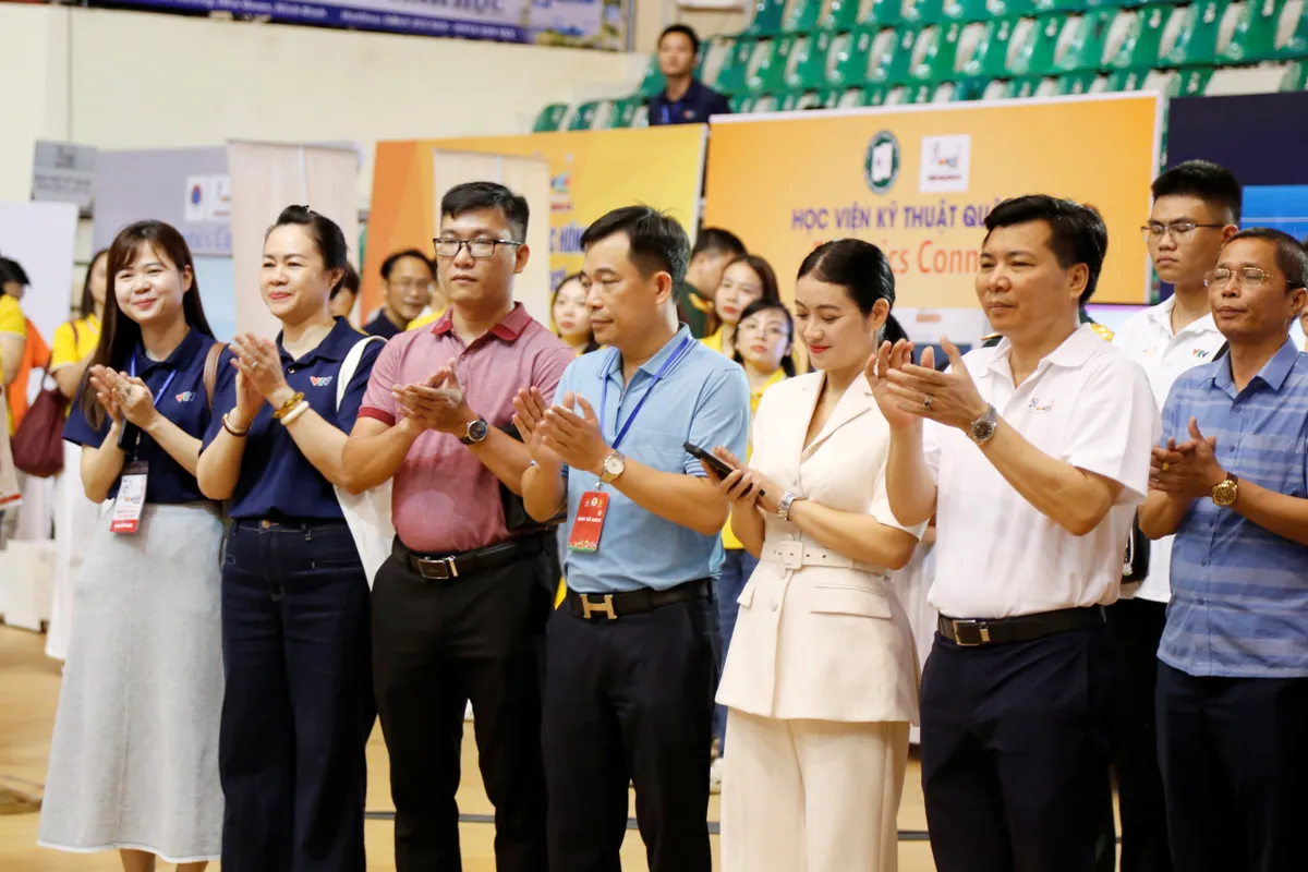 Robocon Việt Nam 2025: Khai mạc triển lãm trưng bày sản phẩm công nghệ Robotics Connect - Ảnh 5.