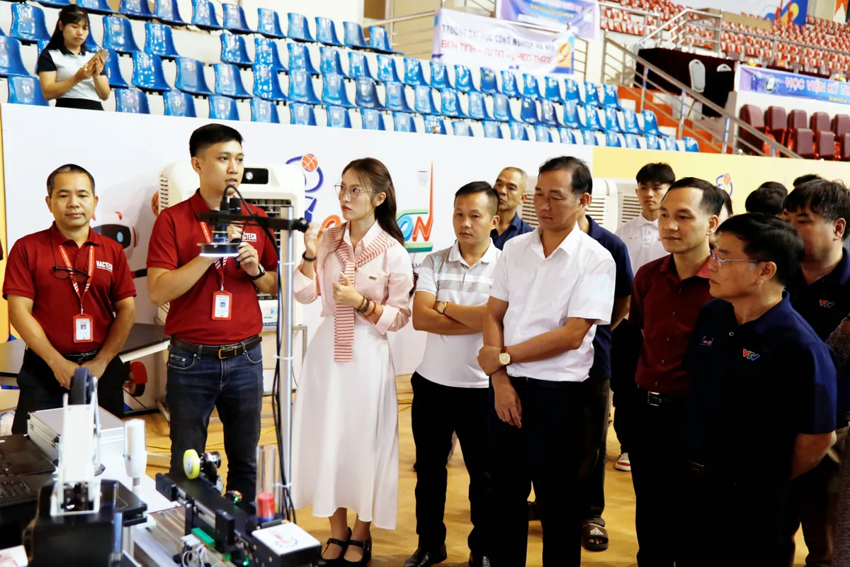 Robocon Việt Nam 2025: Khai mạc triển lãm trưng bày sản phẩm công nghệ Robotics Connect - Ảnh 22.