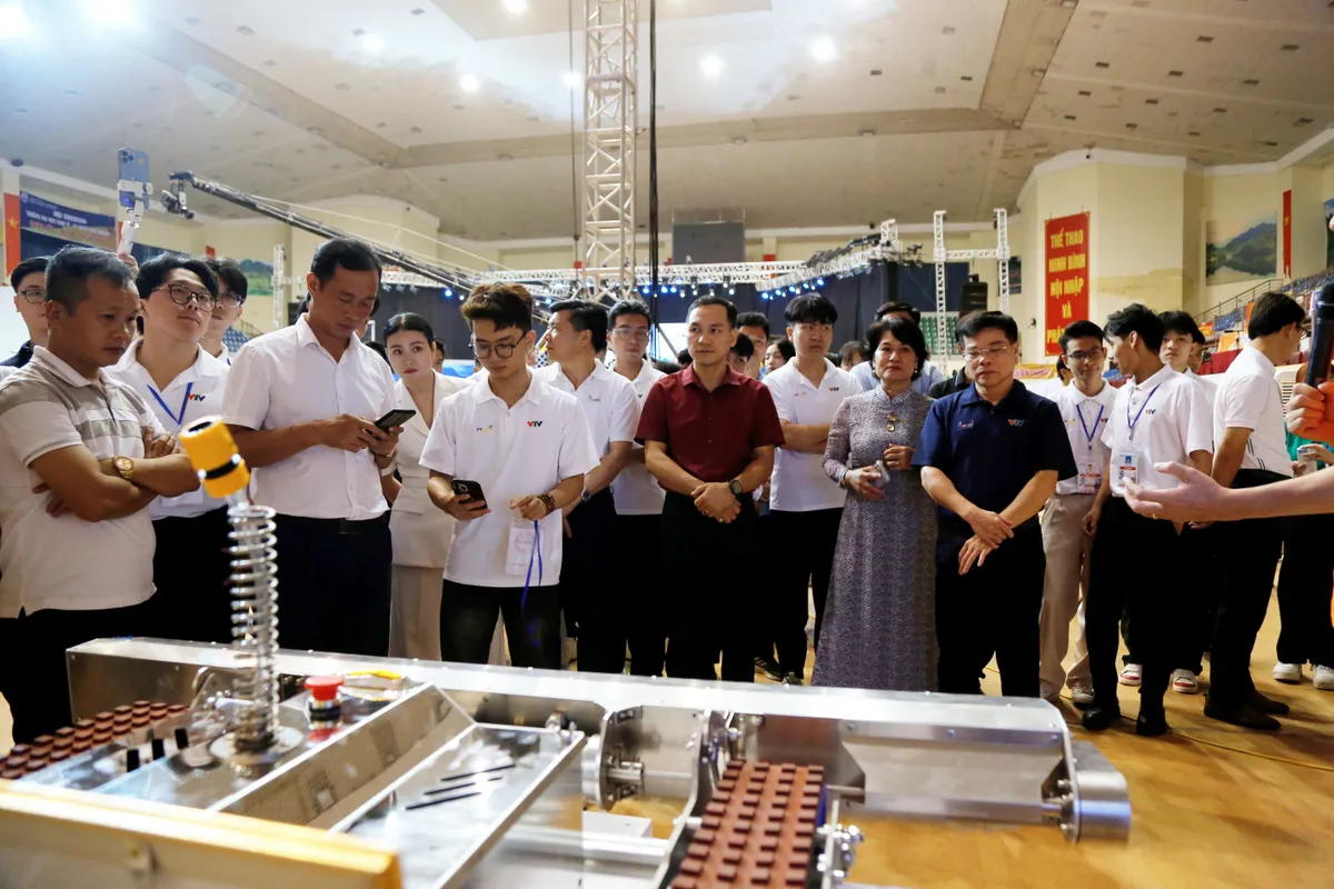 Robocon Việt Nam 2025: Khai mạc triển lãm trưng bày sản phẩm công nghệ Robotics Connect - Ảnh 20.