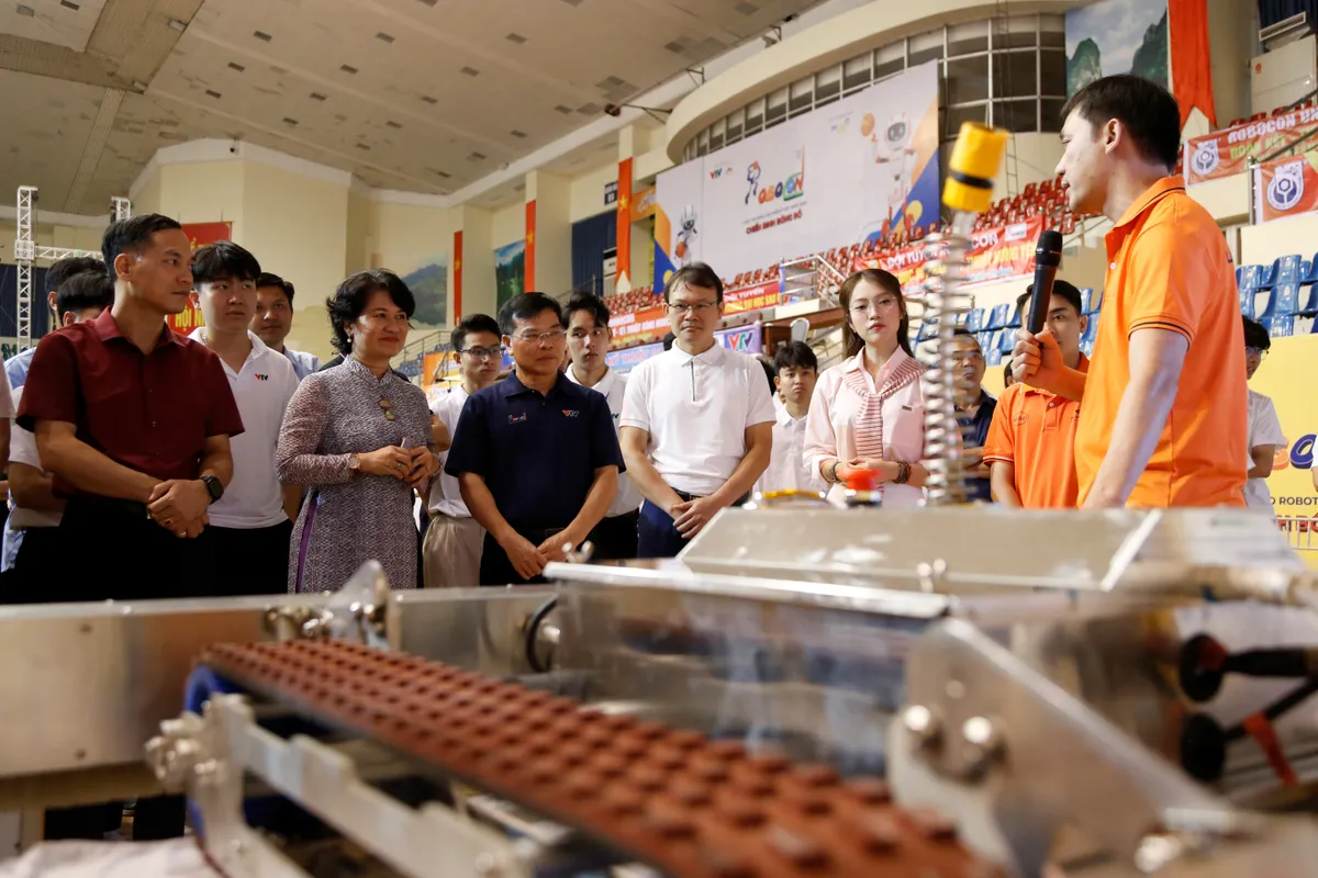 Robocon Việt Nam 2025: Khai mạc triển lãm trưng bày sản phẩm công nghệ Robotics Connect - Ảnh 30.