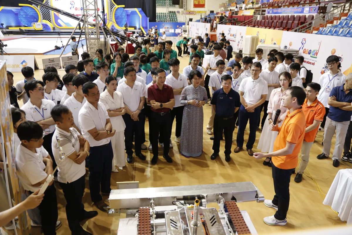 Robocon Việt Nam 2025: Khai mạc triển lãm trưng bày sản phẩm công nghệ Robotics Connect - Ảnh 29.