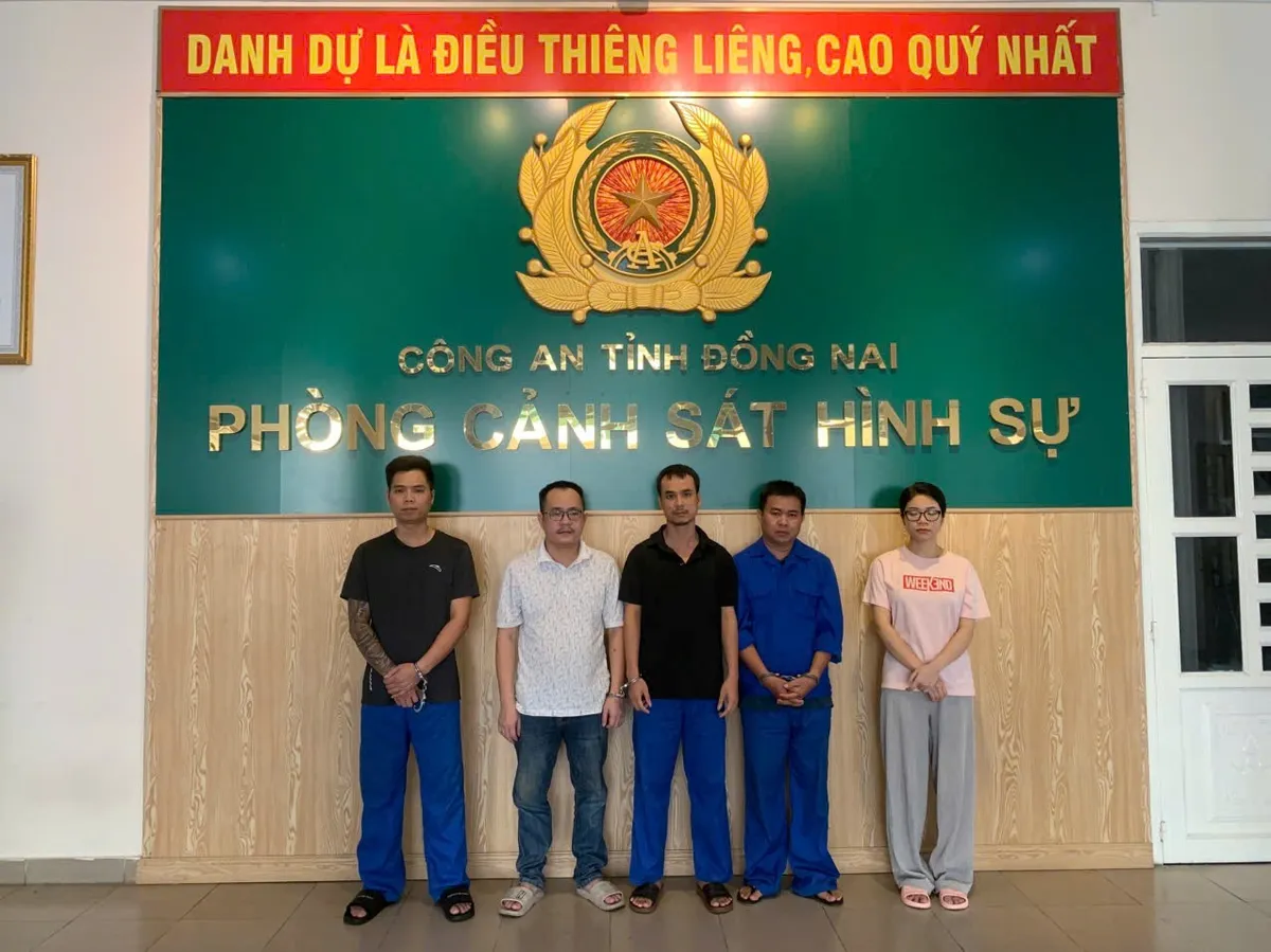 Khởi tố 5 bị can lập sàn giao dịch tiền ảo, lừa đảo gần 10.000 tỷ đồng - Ảnh 1.
