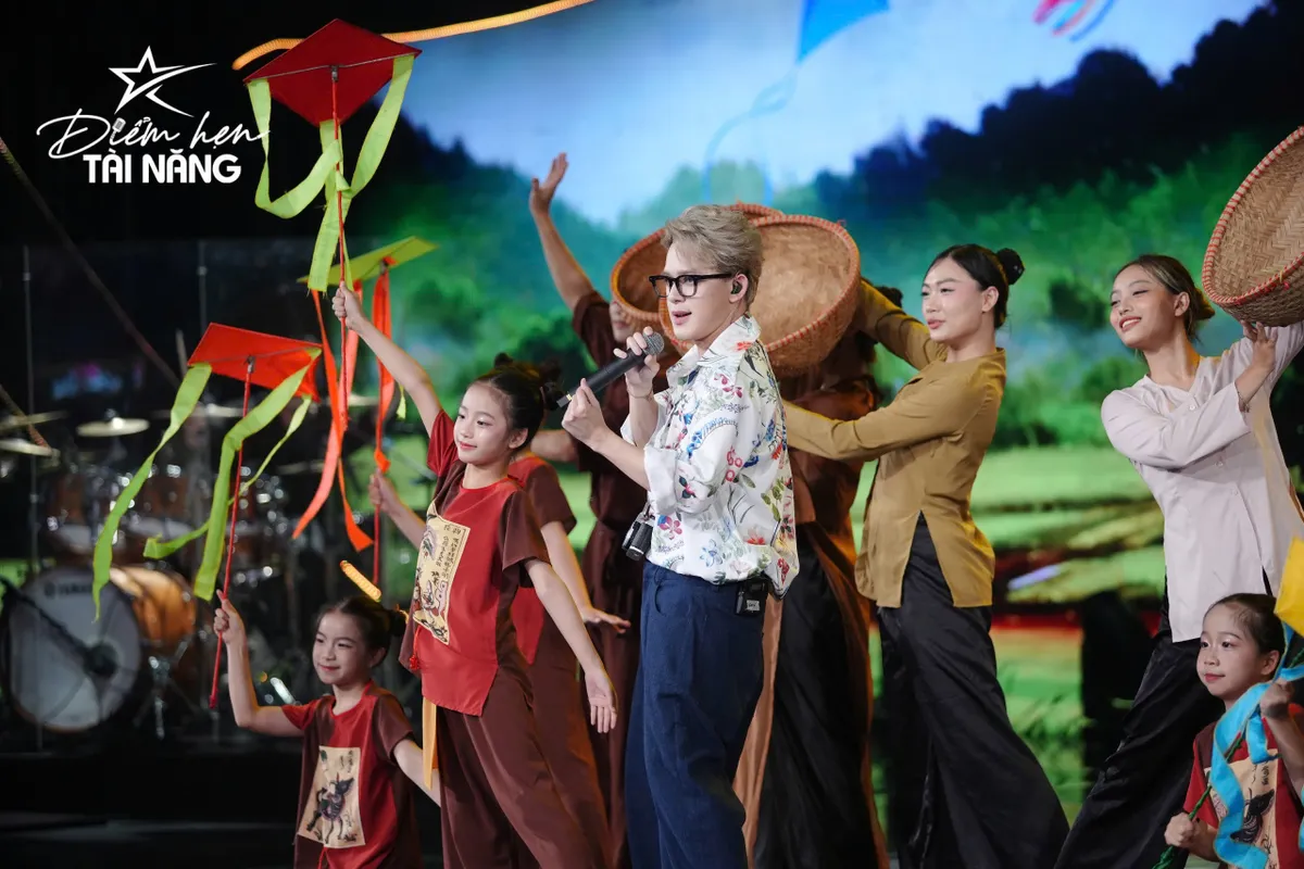 Điểm hẹn tài năng: Nóng rực ngay từ đêm Liveshow đầu tiên - Ảnh 3.