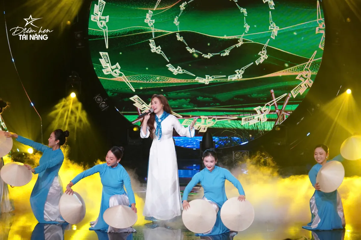 Điểm hẹn tài năng: Nóng rực ngay từ đêm Liveshow đầu tiên - Ảnh 6.