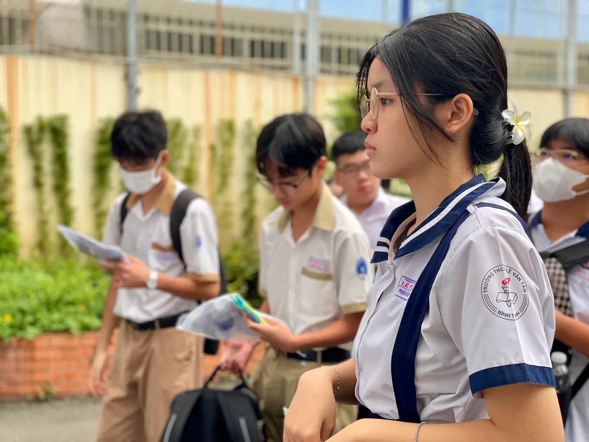 Sắp có điểm thi và điểm chuẩn vào lớp 10 trường Phổ thông Năng khiếu - Ảnh 2.