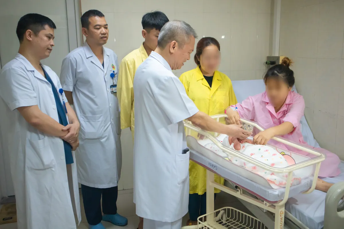 Người mẹ mắc tim bẩm sinh và giấc mơ hạnh phúc đã thành hiện thực - Ảnh 1.