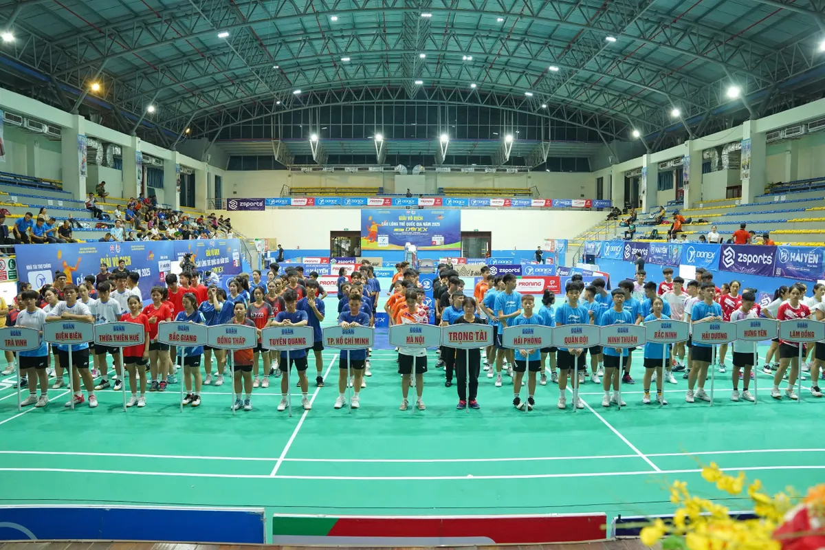 Gần 200 VĐV tranh tài tại giải vô địch cầu lông trẻ Quốc gia 2025 – Cúp DONEX   - Ảnh 1.