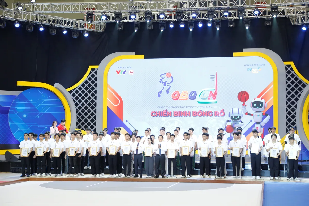 VTV2 điều chỉnh lịch phục vụ khán giả yêu Robocon Việt Nam 2025 - Ảnh 1. VTV2 điều chỉnh lịch phục vụ khán giả yêu Robocon Việt Nam 2025 - Ảnh 1.
