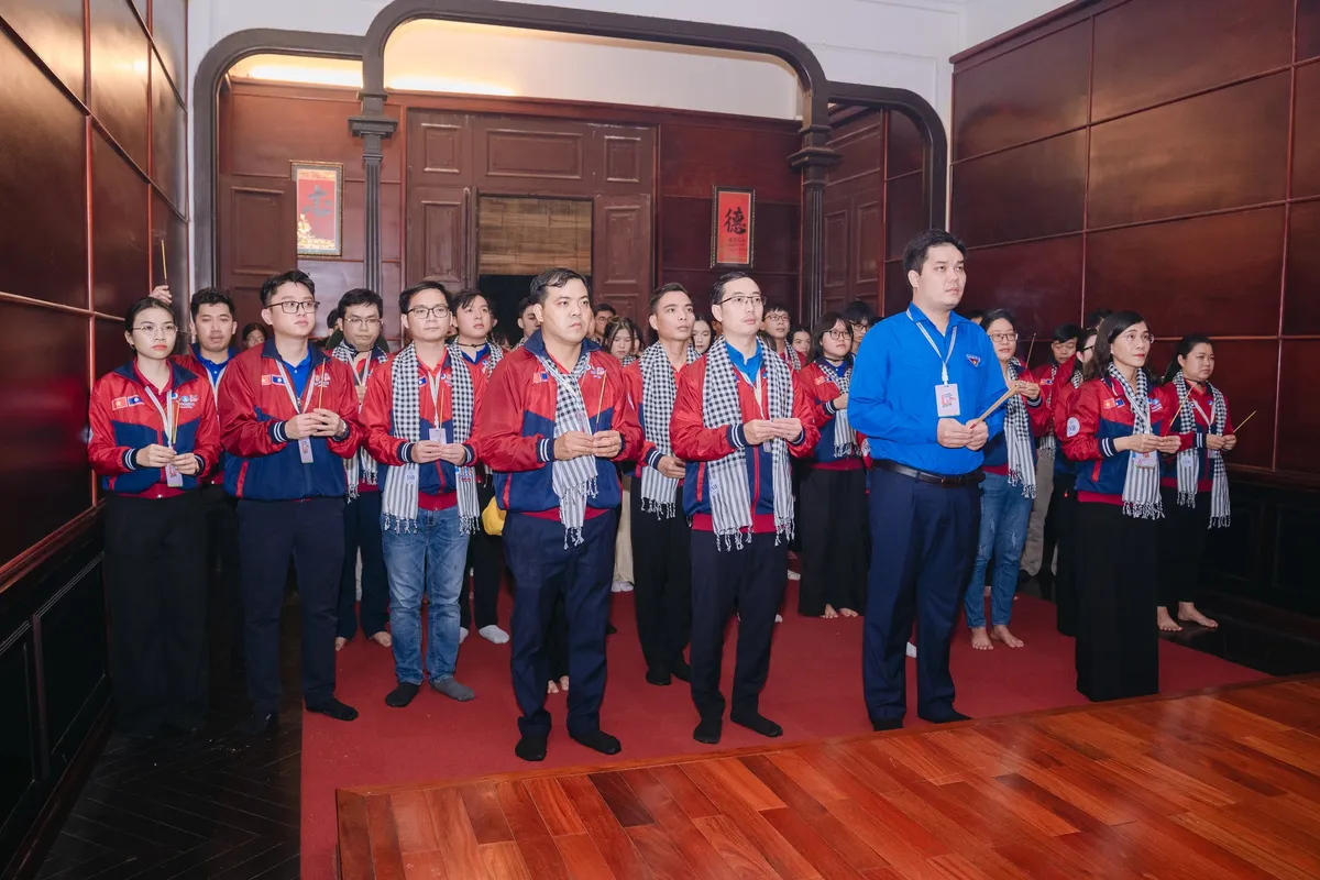 Hành trình lan tòa tình hữu nghị Việt - Lào - Ảnh 2.