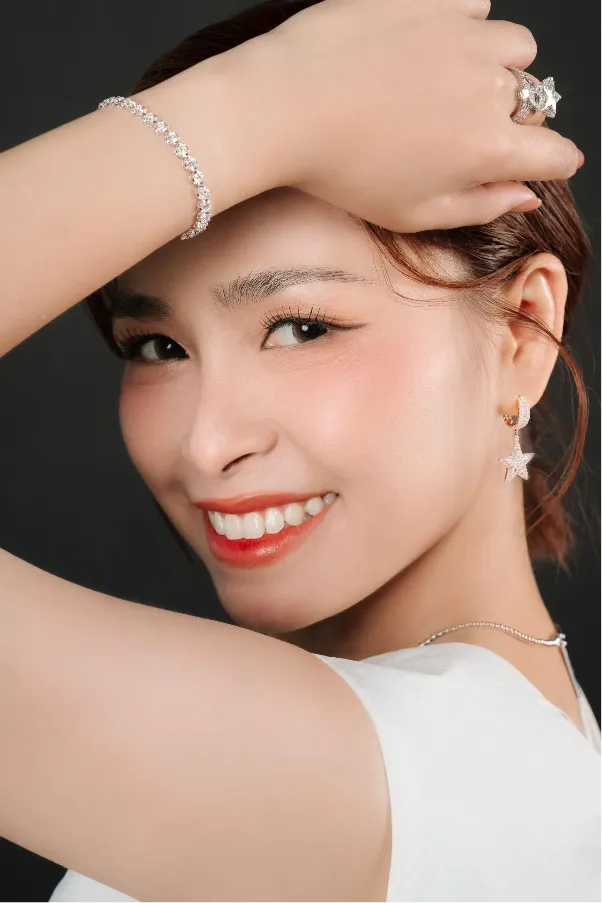 Lấp lánh hơn ba thập kỷ, Hoàng Thứ Jewelry kết tạo trang sức cho viên chủ tỏa sáng - Ảnh 2.