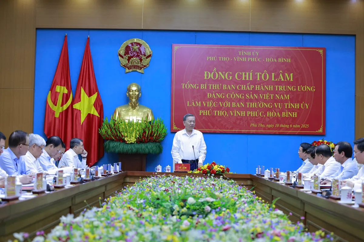 Tổng Bí thư Tô Lâm làm việc với Ban Thường vụ Tỉnh ủy Phú Thọ, Vĩnh Phúc và Hòa Bình - Ảnh 1. Tổng Bí thư Tô Lâm làm việc với Ban Thường vụ Tỉnh ủy Phú Thọ, Vĩnh Phúc và Hòa Bình - Ảnh 1.