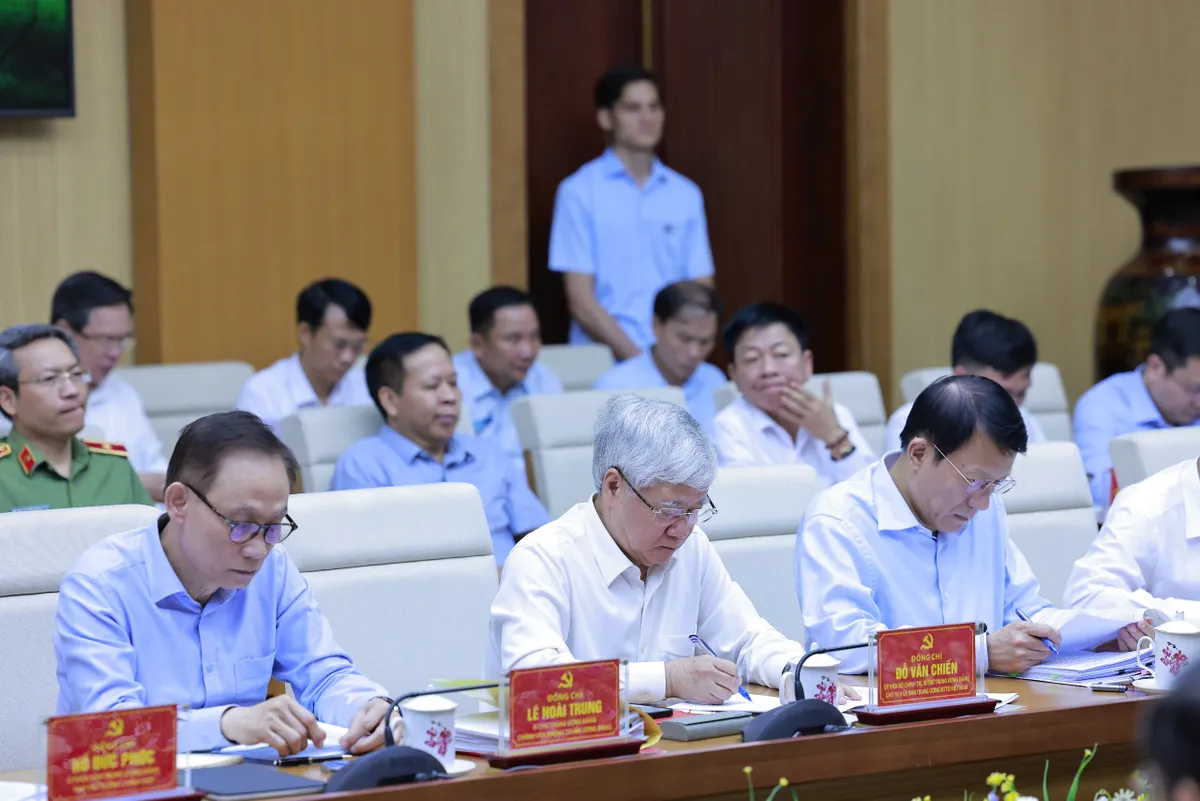 Tổng Bí thư Tô Lâm làm việc với Ban Thường vụ Tỉnh ủy Phú Thọ, Vĩnh Phúc và Hòa Bình - Ảnh 3. Tổng Bí thư Tô Lâm làm việc với Ban Thường vụ Tỉnh ủy Phú Thọ, Vĩnh Phúc và Hòa Bình - Ảnh 3.