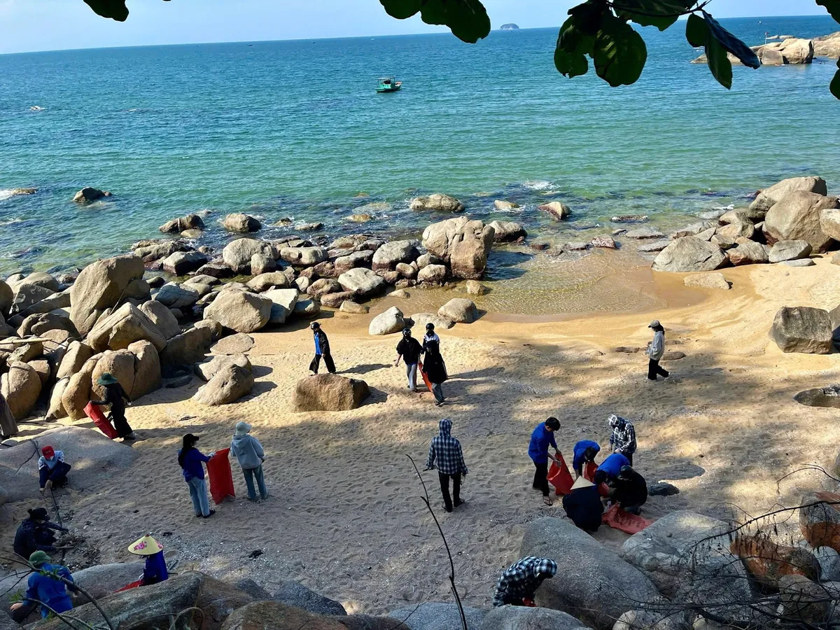 Hơn 200.000 tình nguyện viên tham gia nhặt rác trong chiến dịch “Clean Up Việt Nam” - Ảnh 8.