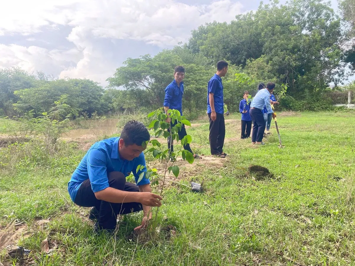 Hơn 200.000 tình nguyện viên tham gia nhặt rác trong chiến dịch “Clean Up Việt Nam” - Ảnh 6.