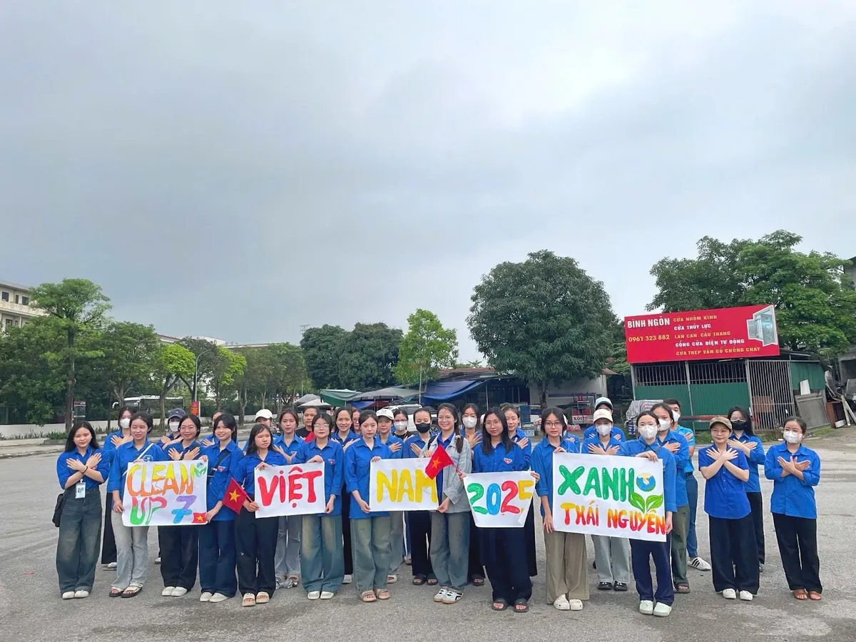 Hơn 200.000 tình nguyện viên tham gia nhặt rác trong chiến dịch “Clean Up Việt Nam” - Ảnh 3.