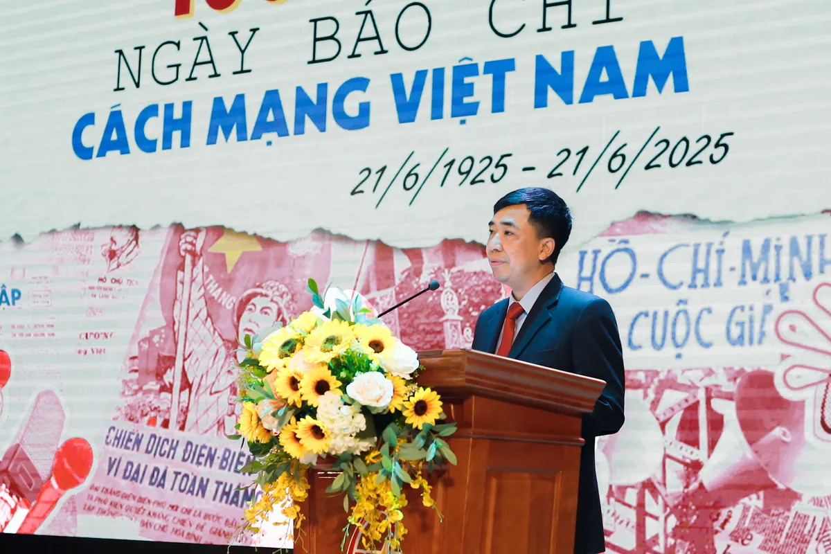 Làm báo chưa bao giờ là dễ - Ảnh 1.