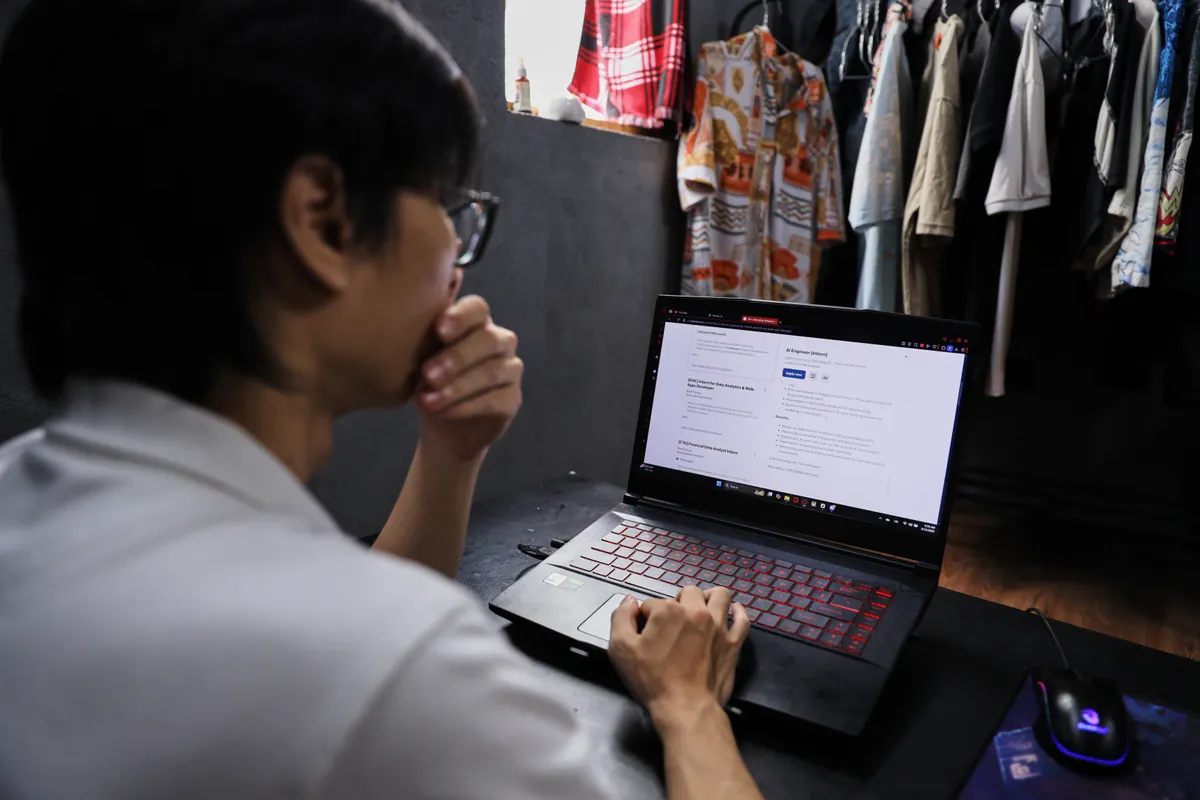 Vì sao hơn 9.000 người trẻ có bằng trên đại học thất nghiệp ở TP Hồ Chí Minh? - Ảnh 1.