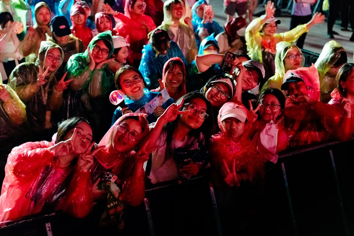 Concert Anh trai vượt ngàn chông gai khiến fan bối rối với kế hoạch mới - Ảnh 3.