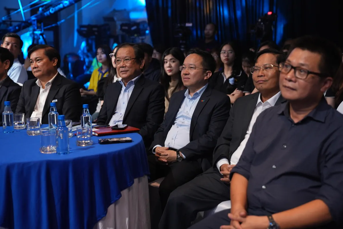 Báo chí tinh - gọn - mạnh: Tái cấu trúc để phát triển - Ảnh 1.