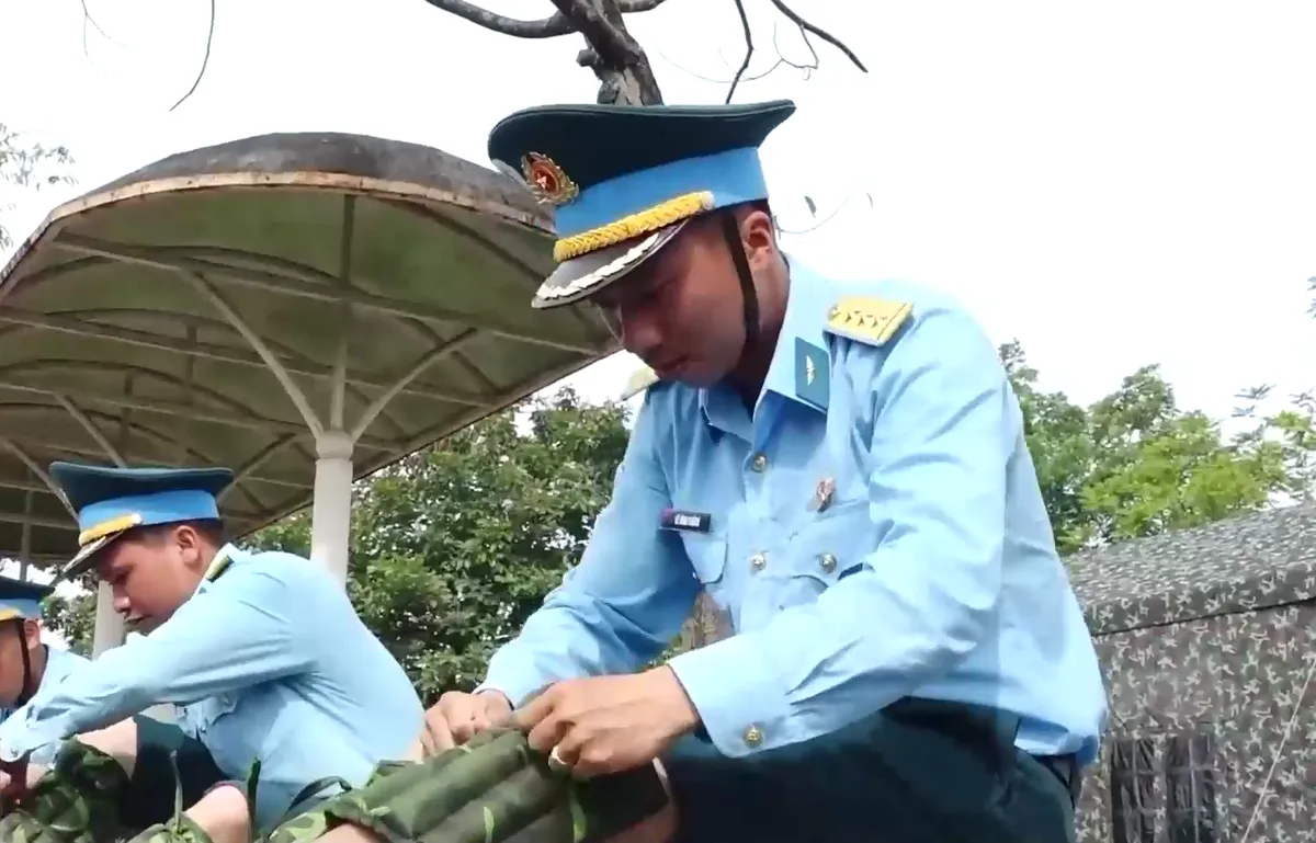 Phòng không - không quân luyện tập cường độ cao cho nhiệm vụ diễu binh, diễu hành - Ảnh 1.