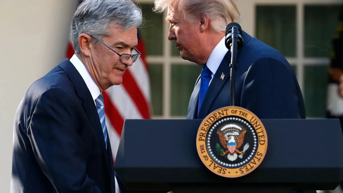 Căng thẳng Trump - Powell và sự độc lập của Fed trước thử thách - Ảnh 1.