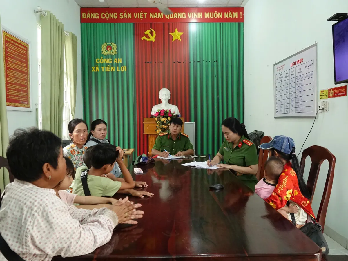 Nữ siêu cướp vé số sa lưới sau 4 giờ gây án - Ảnh 3.