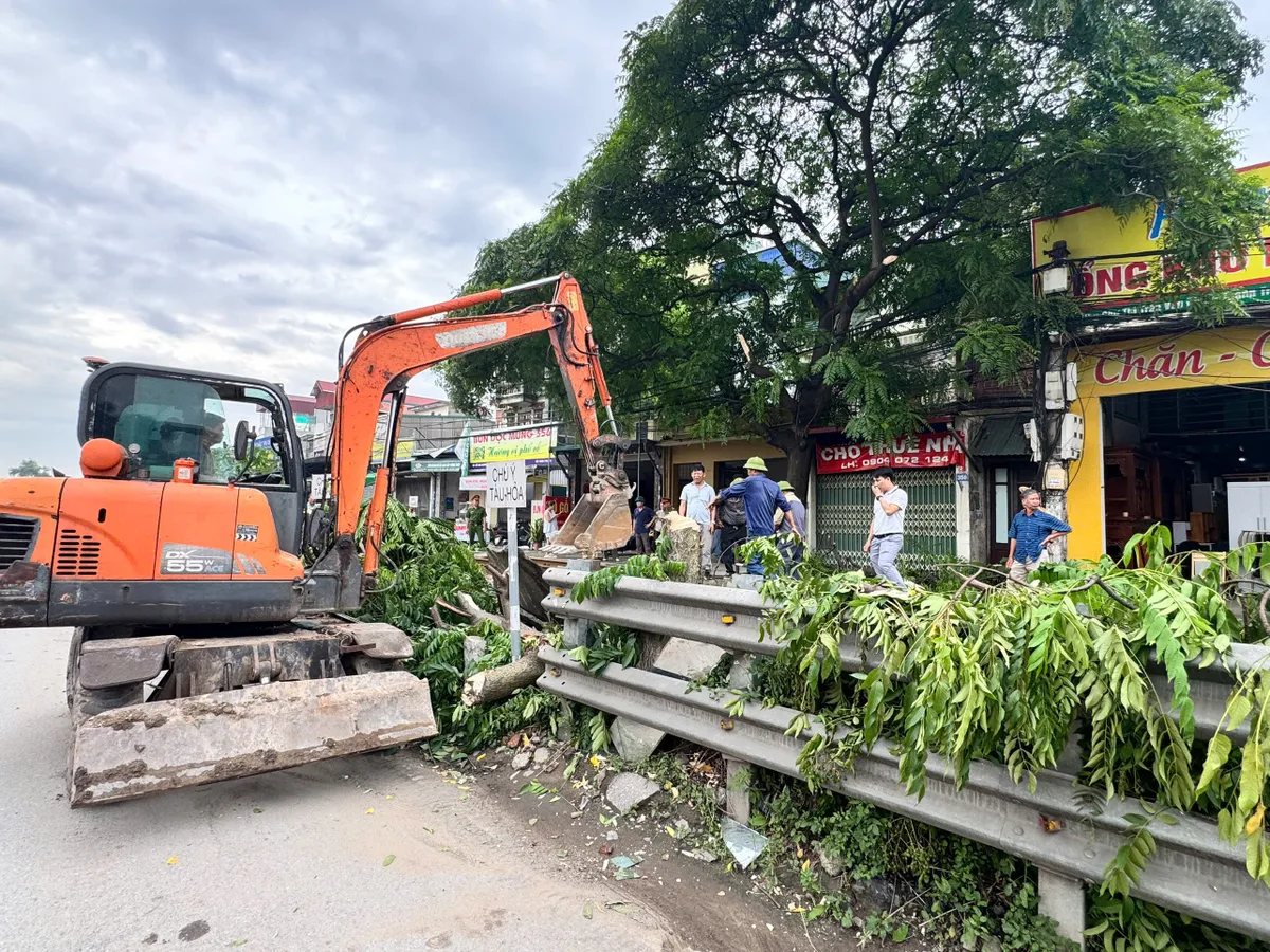 Hà Nội: Đóng 5 lối đi tự mở trên tuyến đường sắt qua thị trấn Văn Điển - Ảnh 2.