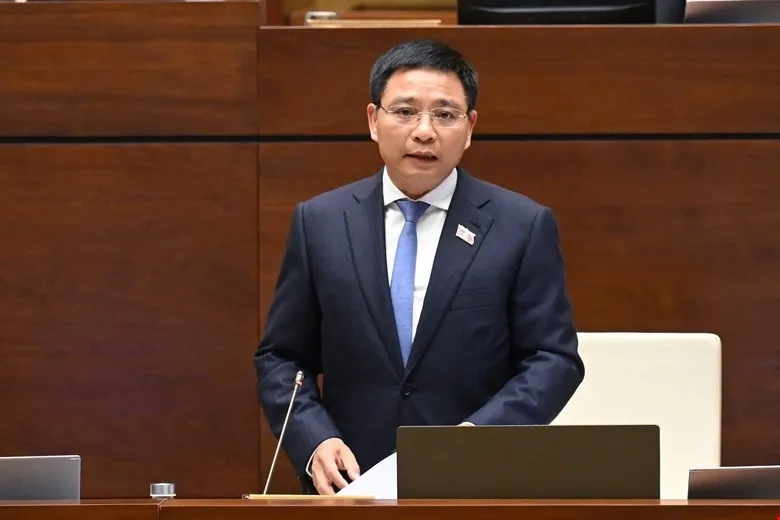 Bộ trưởng T&agrave;i ch&iacute;nh Nguyễn Văn Thắng ph&aacute;t biểu giải tr&igrave;nh, l&agrave;m r&otilde; vấn đề đại biểu Quốc hội n&ecirc;u tại phi&ecirc;n họp. 