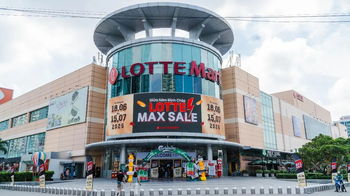 Người tiêu dùng hào hứng với “đại tiệc” khuyến mại tại LOTTE MART - Ảnh 1.