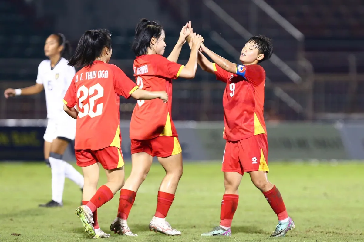 U19 Việt Nam vs U19 Thái Lan: Quyết thắng để lần đầu vô địch | 18h30 hôm nay, 18/6
- Ảnh 1.
