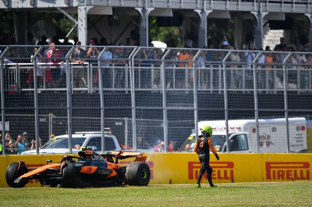 McLaren "tự hủy" vì Norris đâm Piastri- Ảnh 1.