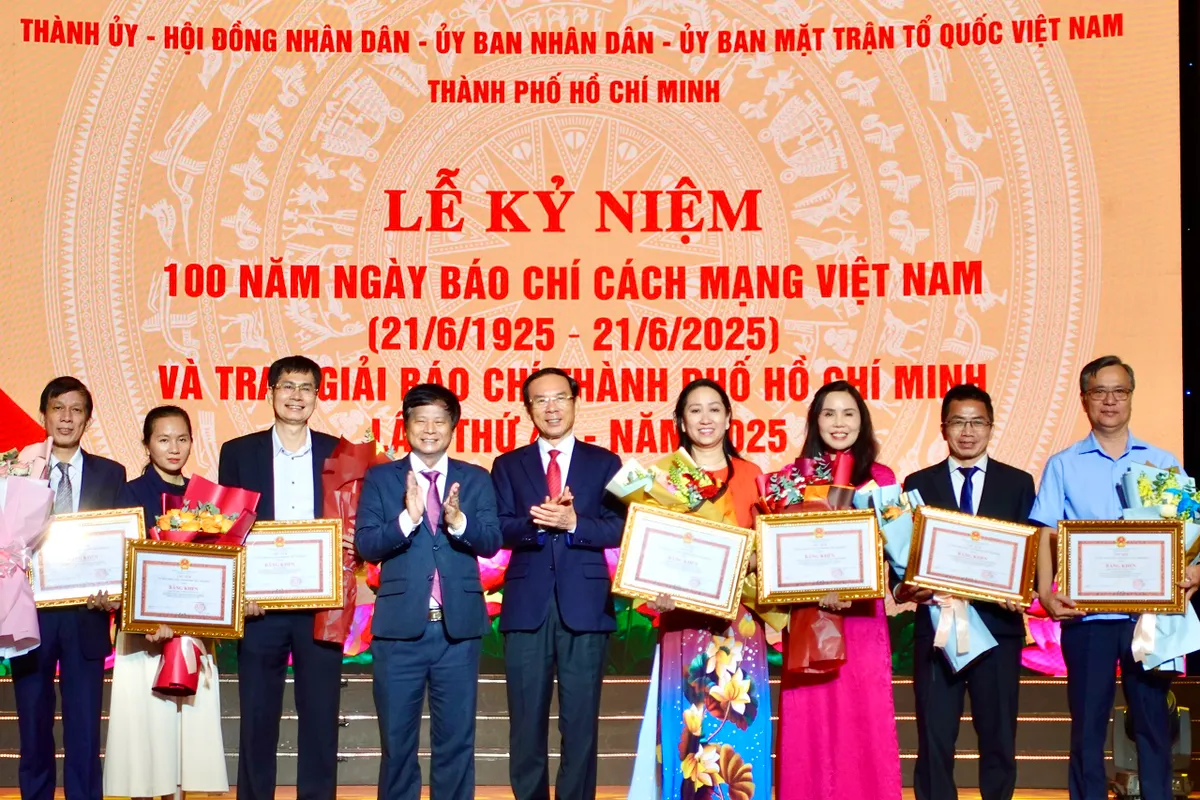 TP Hồ Chí Minh vinh danh 72 tác phẩm báo chí xuất sắc - Ảnh 1.