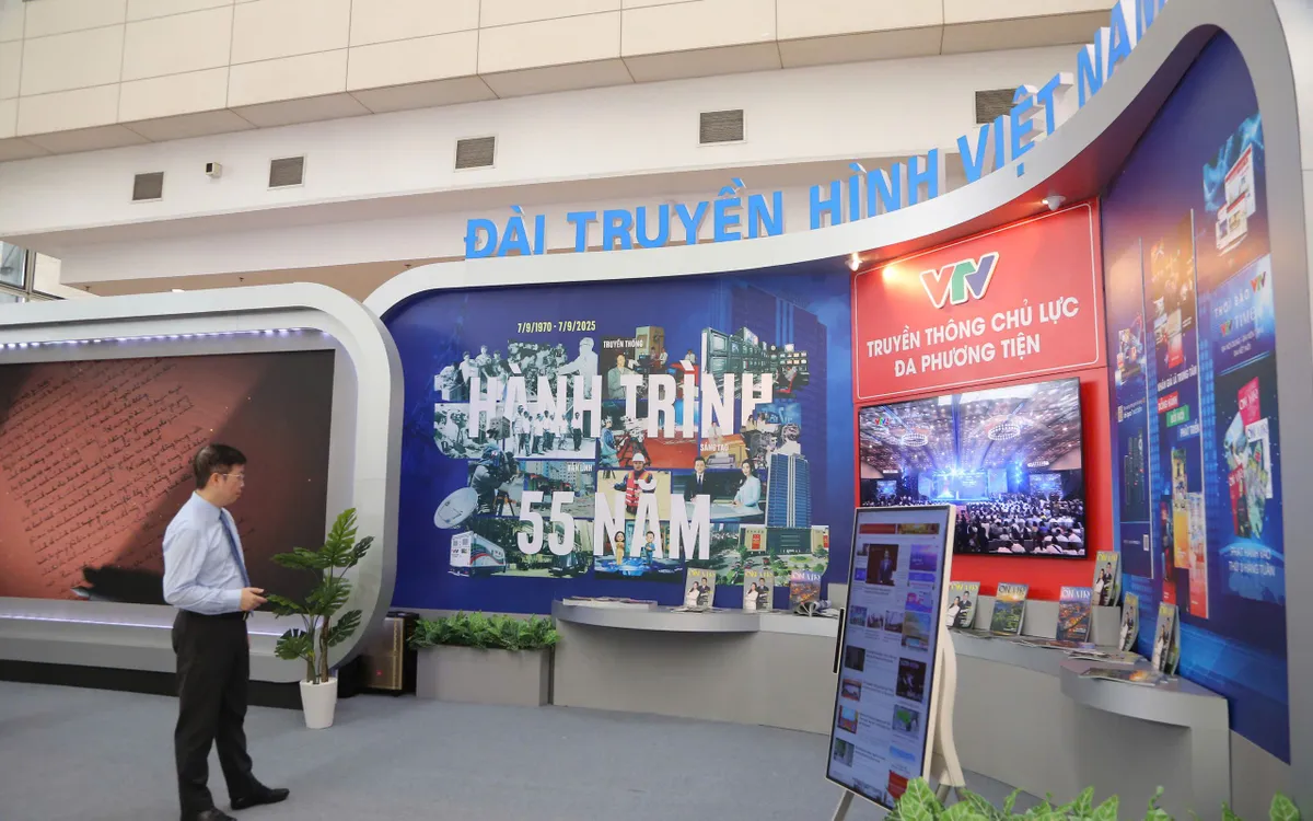Gian trưng bày của VTV thu hút khán giả tại Hội Báo toàn quốc 2025 - Ảnh 1.