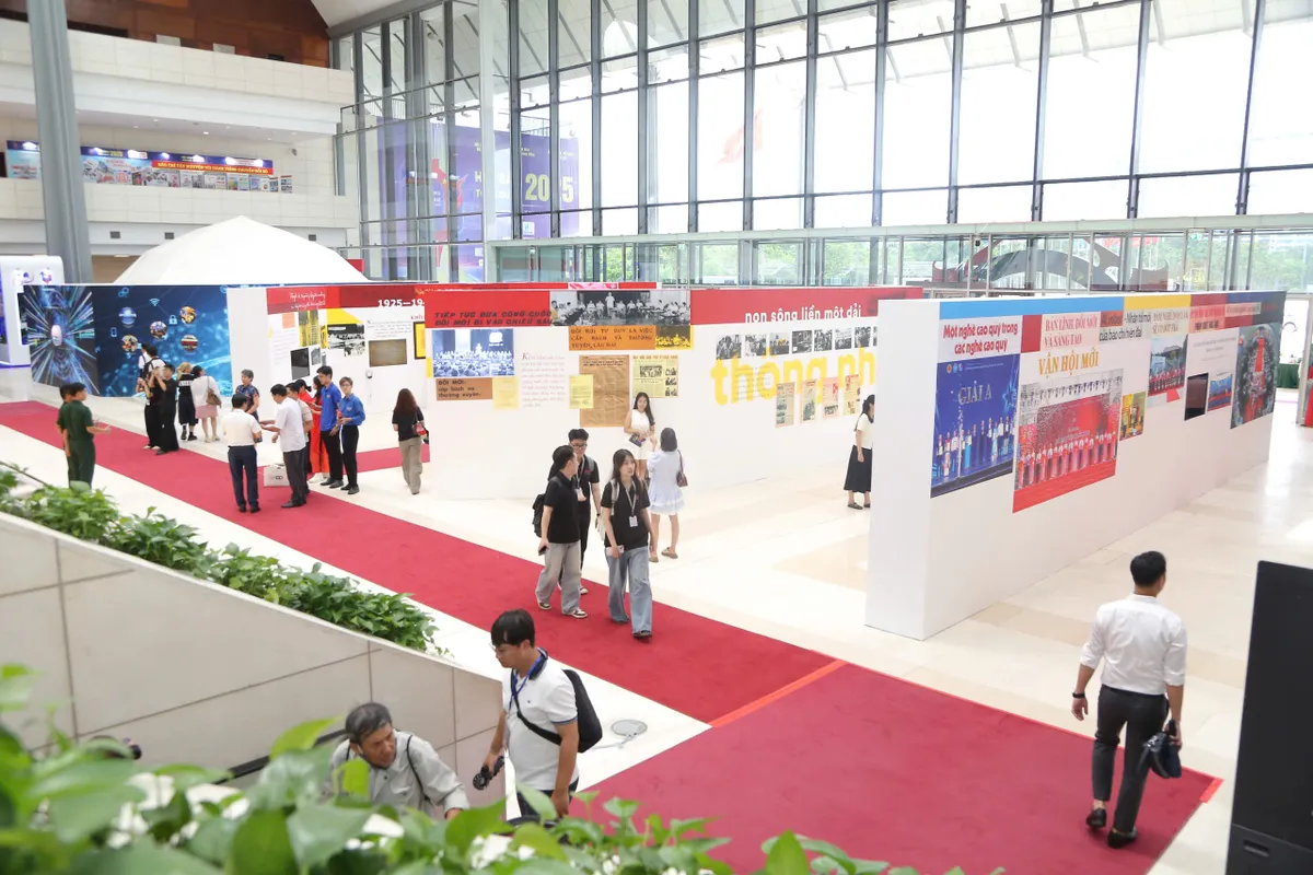 Khai mạc Hội Báo toàn quốc 2025: Sôi động với hàng trăm gian trưng bày - Ảnh 12.